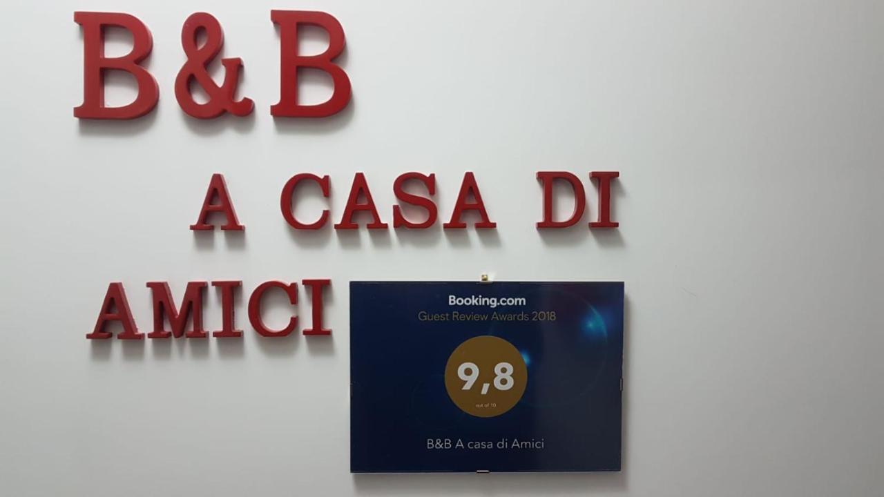 B&B A Casa Di Amici Caserta Bagian luar foto